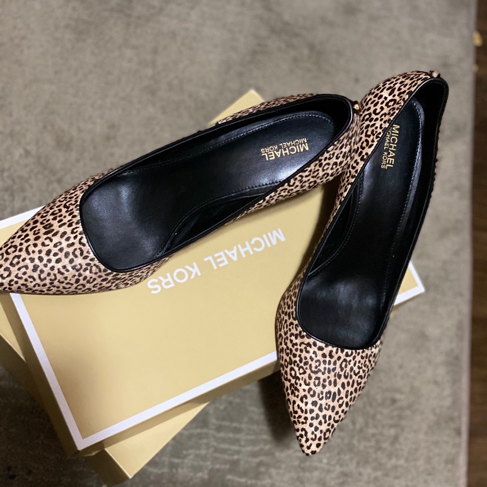 Michael Kors Dorothy Flex Pump in Leopard Print